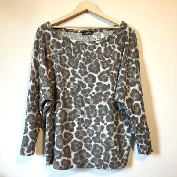 Made in Canada Jaguar Print Soft Dolman Sleeve Top - Small - Picture 1 of 15